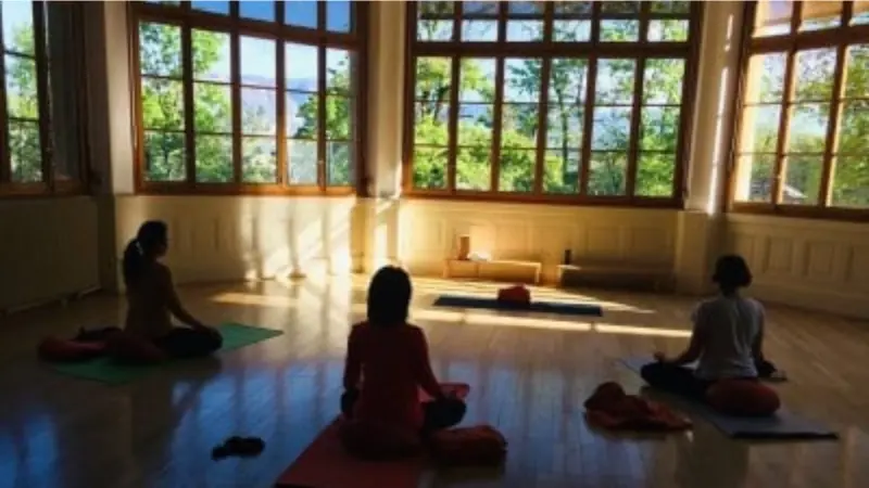 Hatha Yoga – practice with us for a month